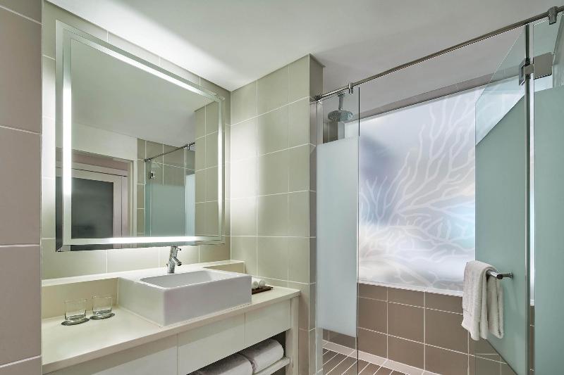 Номер Стандарт Боковой Вид на Море, The Westin Langkawi Resort & Spa