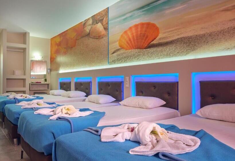 ファミリーステューディオ, Savvas Demar