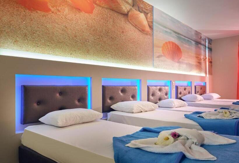 ファミリーステューディオ, Savvas Demar