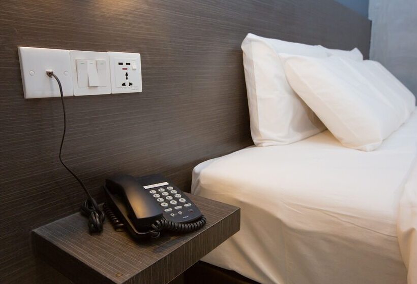 غرفة عائلية, Signature 1