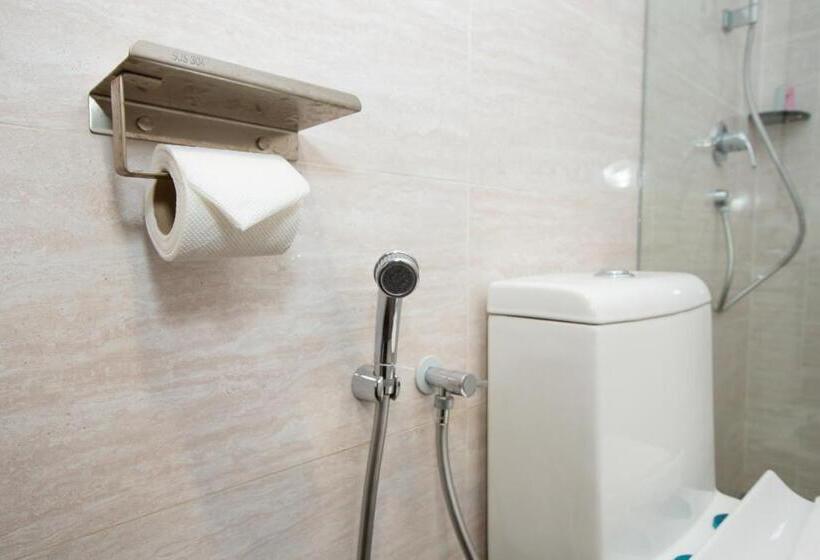 غرفة ديلوكس, Signature 1