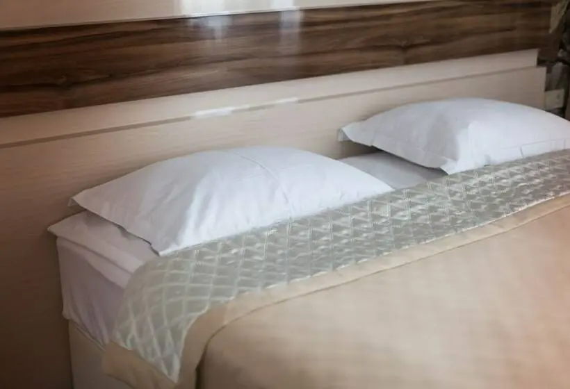 , Sun City Arcadia Apartments