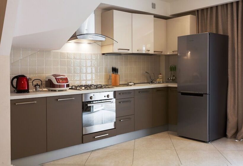 , Sun City Arcadia Apartments