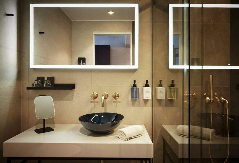 스탠다드 룸 킹사이즈 침대, Wide