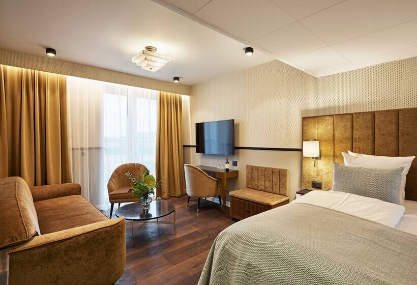 이그제큐티브 룸, Wide