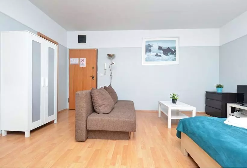 استودیوی استاندارد, Agape Apartments
