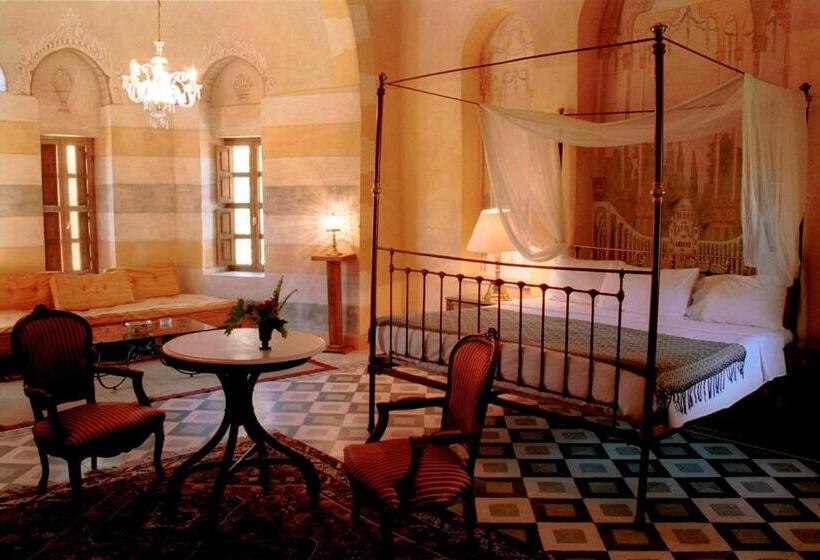 جناح جونيور, Al Moudira