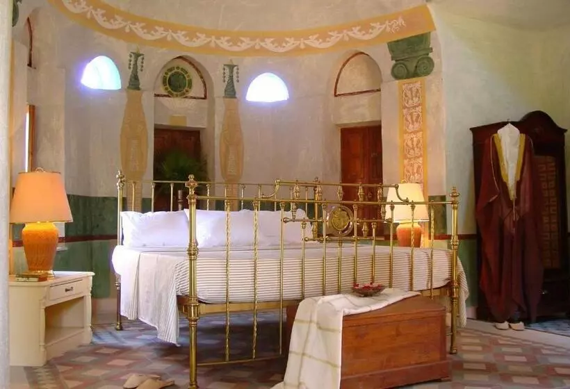 سوییت جونیور, Al Moudira