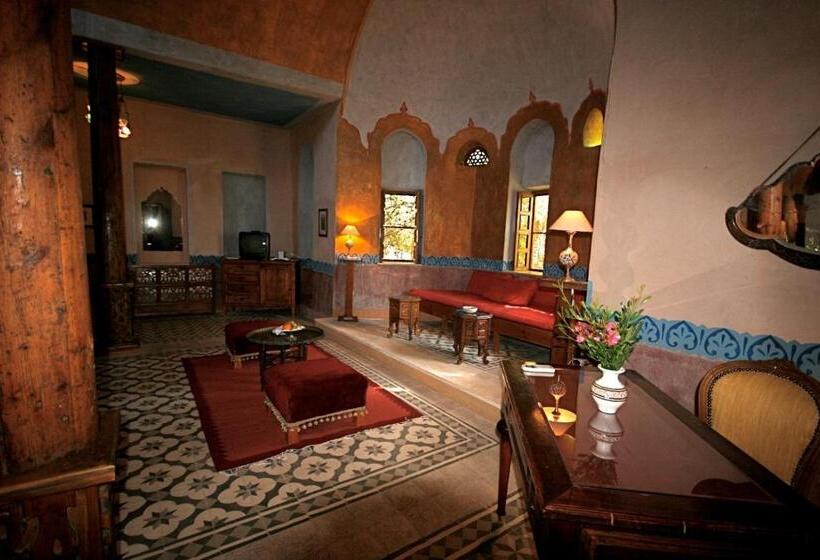 سوییت جونیور, Al Moudira