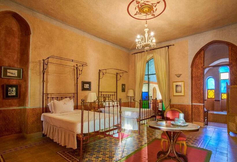 سوییت, Al Moudira