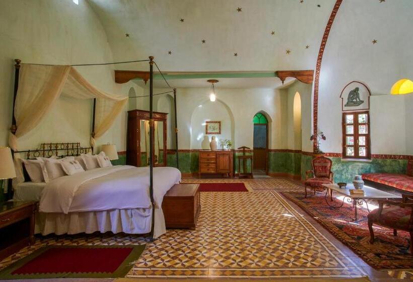 سوییت, Al Moudira