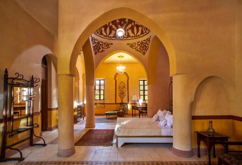 سوئیت با تخت بزرگ, Al Moudira