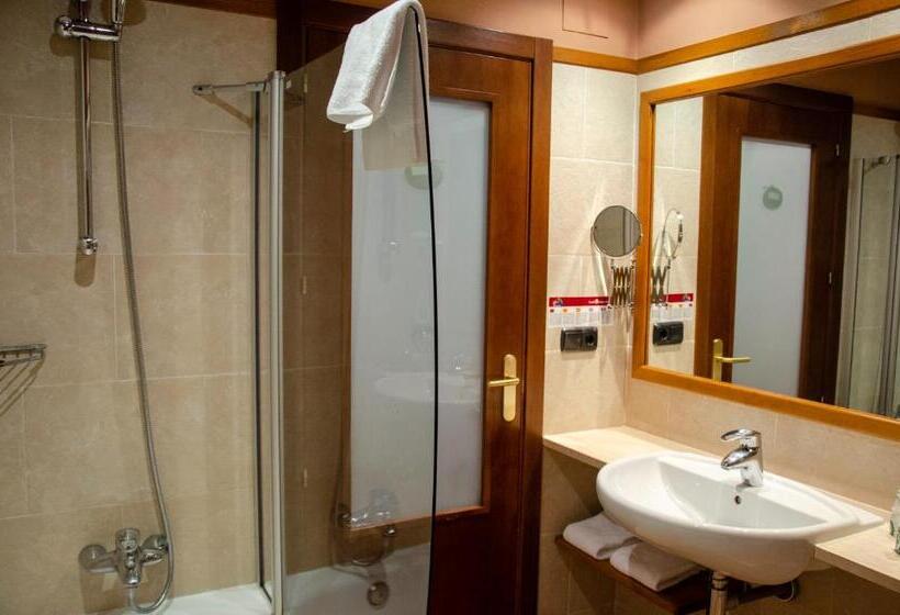 اتاق استاندارد, Albares