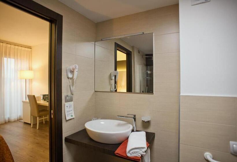 חדר סופריור, Bareta