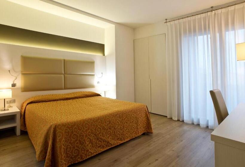 חדר סופריור, Bareta