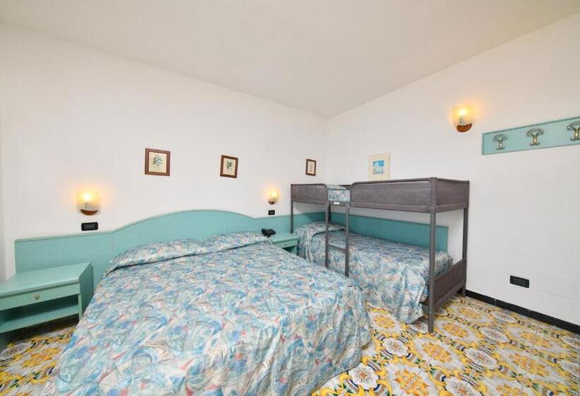 חדר סטנדרט לארבעה, Antares