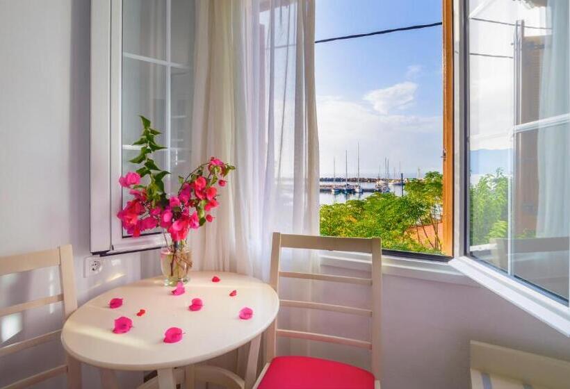 اتاق استاندارد با بالکن و چشمانداز دریا, Kerkis Bay