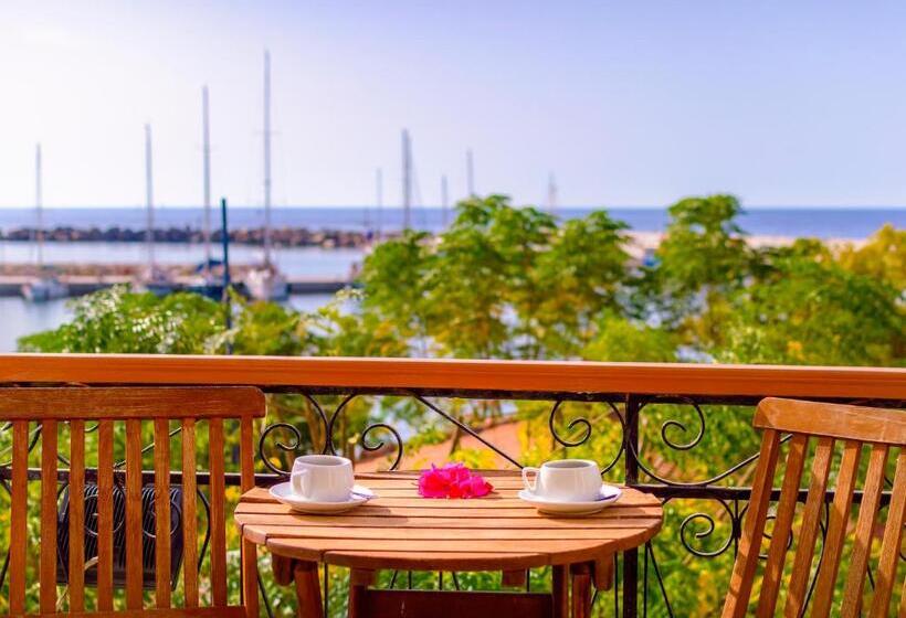 اتاق استاندارد با بالکن و چشمانداز دریا, Kerkis Bay