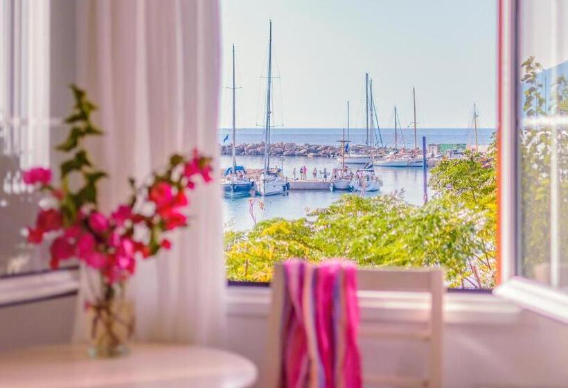 اتاق استاندارد با بالکن و چشم‌انداز دریا, Kerkis Bay