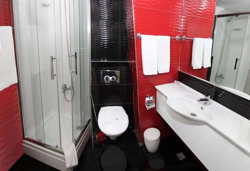 اتاق اساندارد با چشمانداز جانبی به دریا, Kristal Beach