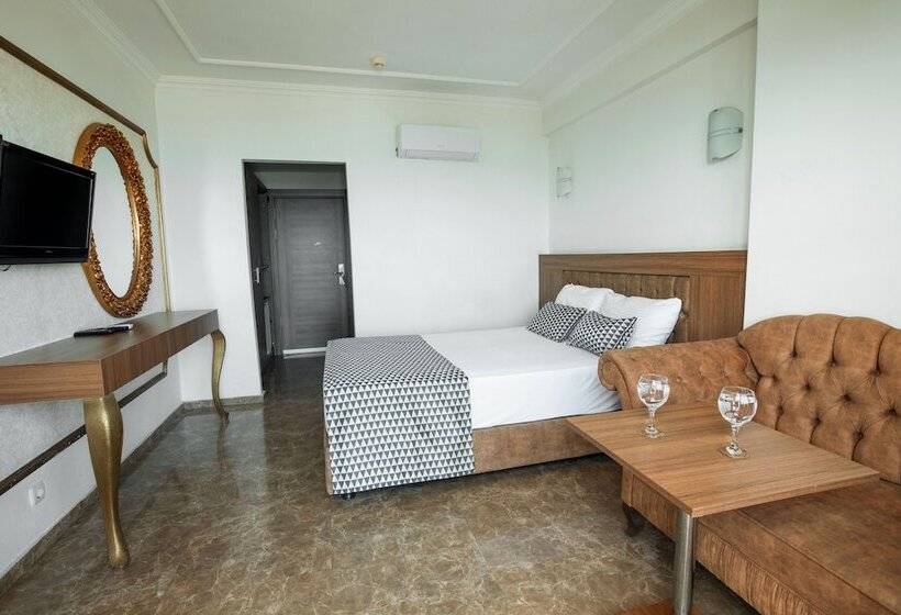 اتاق اساندارد با چشمانداز جانبی به دریا, Kristal Beach