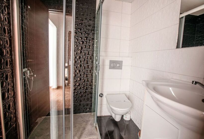 اتاق استاندارد سه نفره با چشمانداز کنار دریا, Kristal Beach