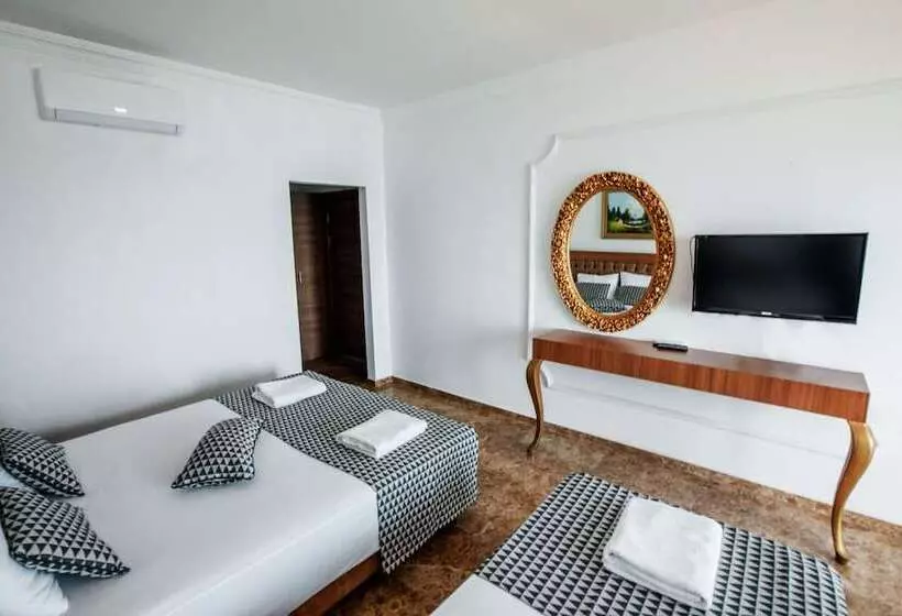 اتاق استاندارد سه نفره با چشمانداز کنار دریا, Kristal Beach