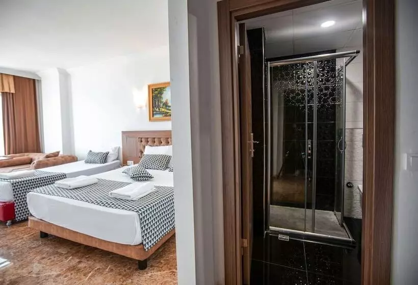 اتاق استاندارد سه نفره با چشمانداز کنار دریا, Kristal Beach