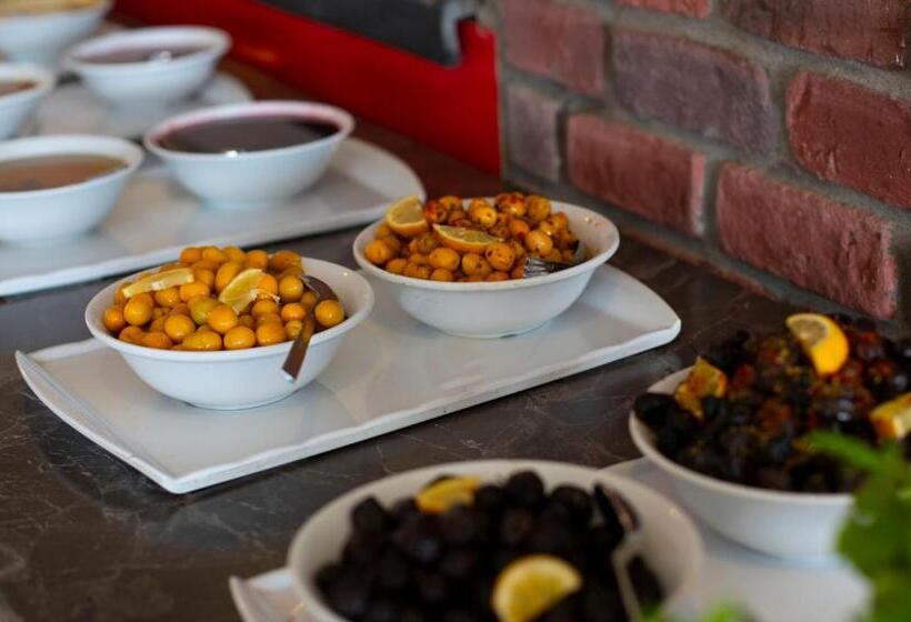 اتاق استاندارد سه نفره با چشمانداز کنار دریا, Kristal Beach