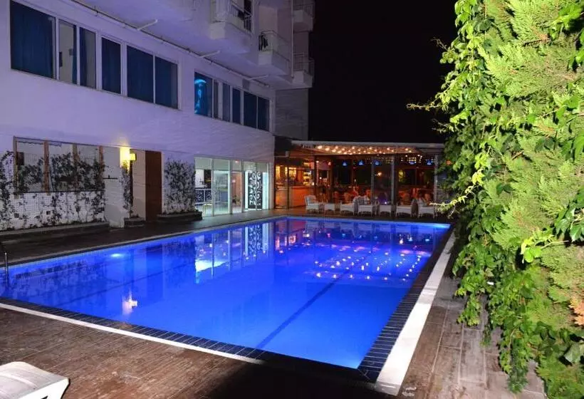 اتاق استاندارد یک نفره, Kristal Beach