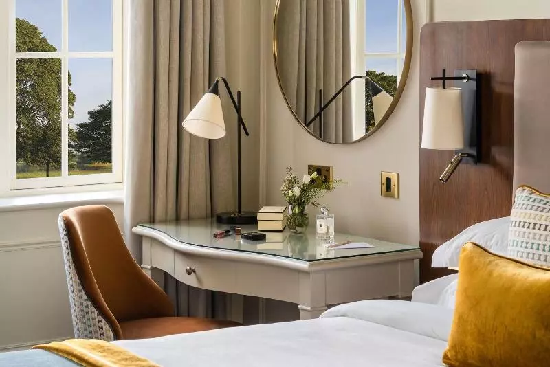 اتاق استاندارد با چشم‌انداز دریاچه, Lough Erne Resort