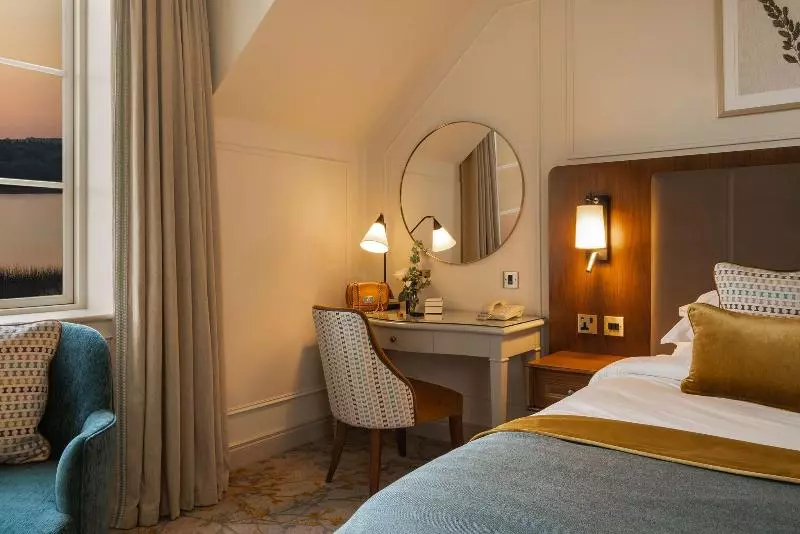 اتاق استاندارد با چشم‌انداز دریاچه, Lough Erne Resort