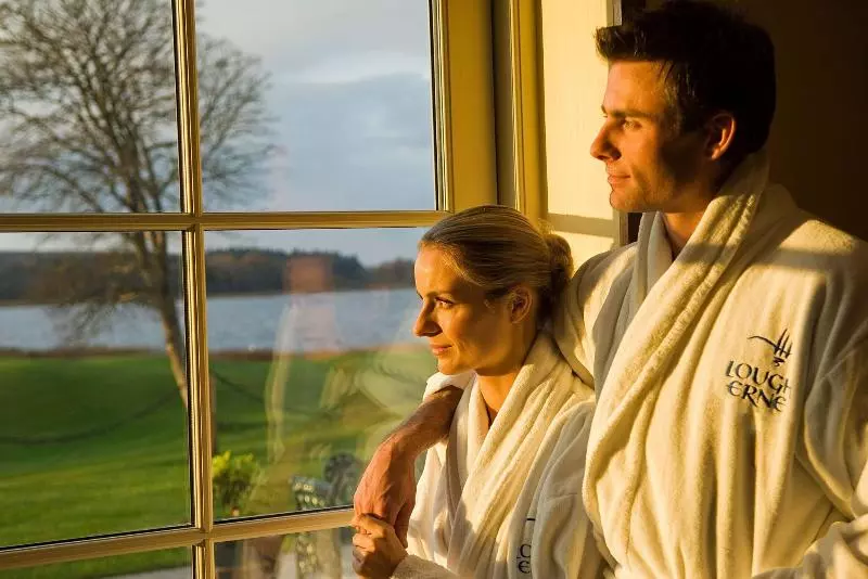 اتاق استاندارد با چشم‌انداز دریاچه, Lough Erne Resort