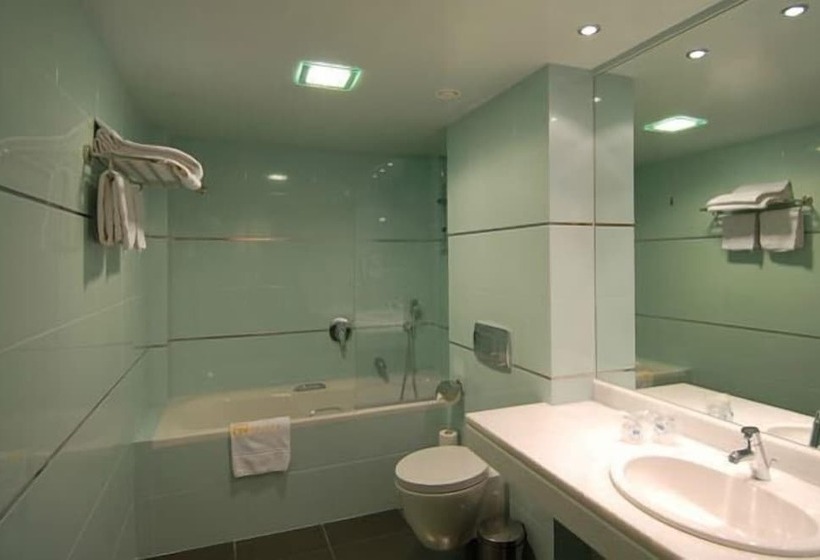 3-Bett-Standardzimmer, Nafsika Palace Delphiitea