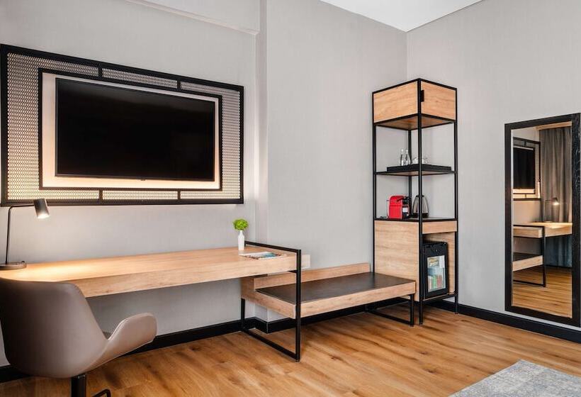 Полулюкс, NH Collection Monterrey San Pedro