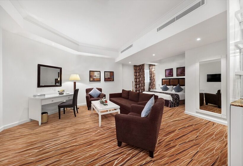 اتاق لوکس, Plaza Inn