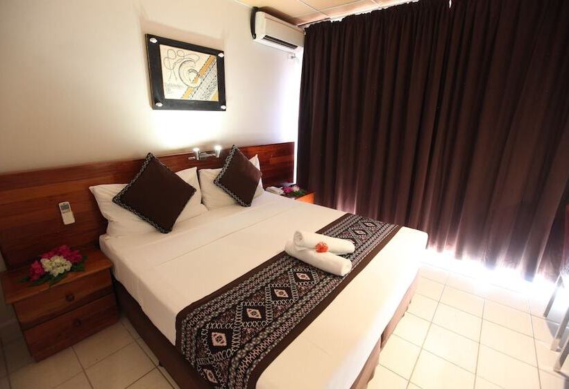 オーシャンビュースタンダードルームバルコニー付き, Smugglers Cove Beach Resort &