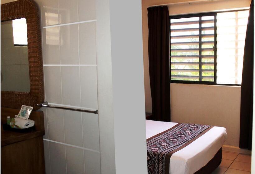 スタンダードルーム, Smugglers Cove Beach Resort &