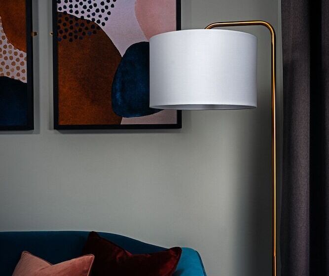 غرفة تنفيذية, The Savoy