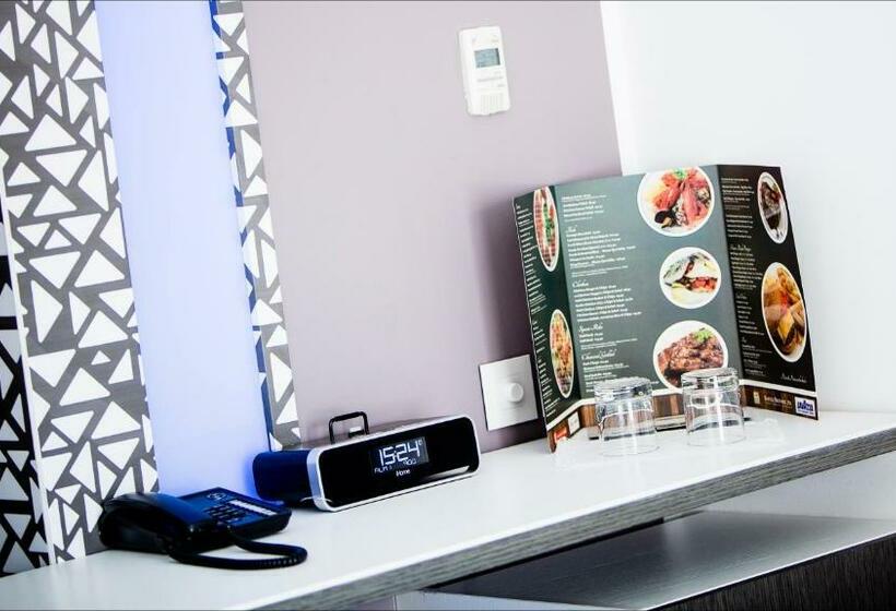 اتاق استاندارد سه نفره, Valentina