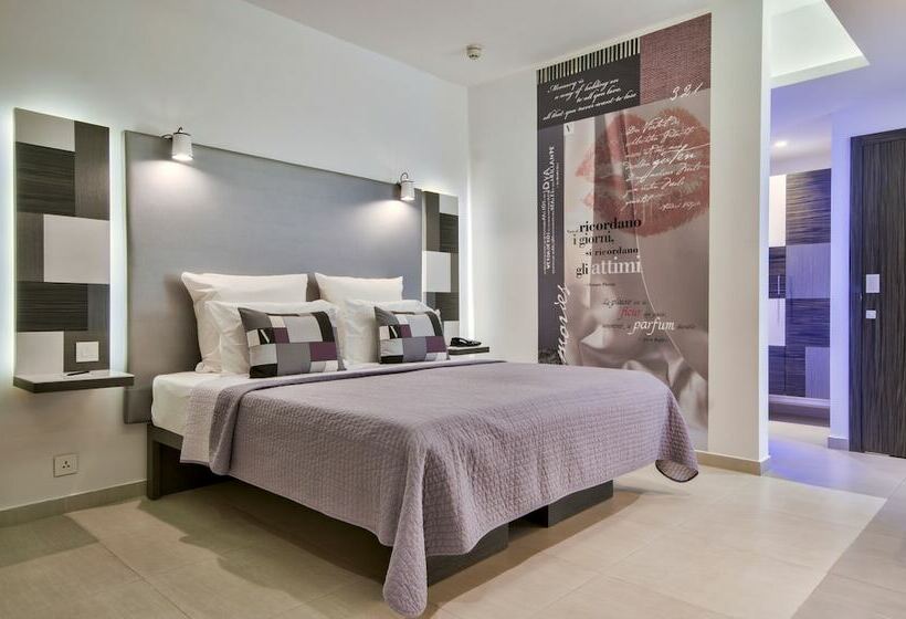 اتاق خانوادگی, Valentina