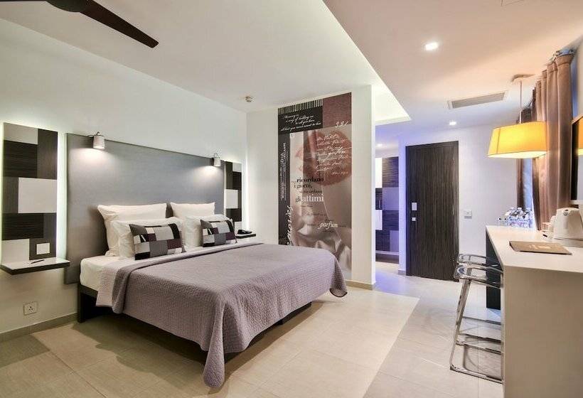 اتاق خانوادگی, Valentina