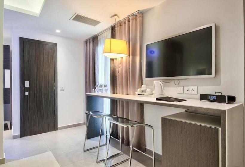 اتاق خانوادگی, Valentina