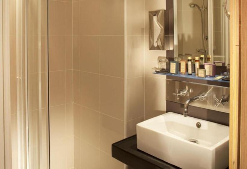 Quarto Deluxe, Villathena
