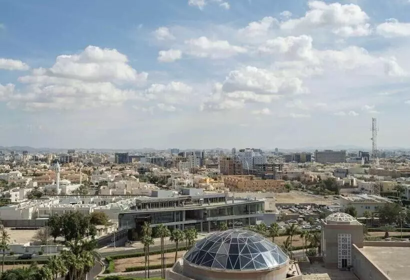 سوییت اجرایی, Waldorf Astoria Jeddah  Qasr Al Sharq