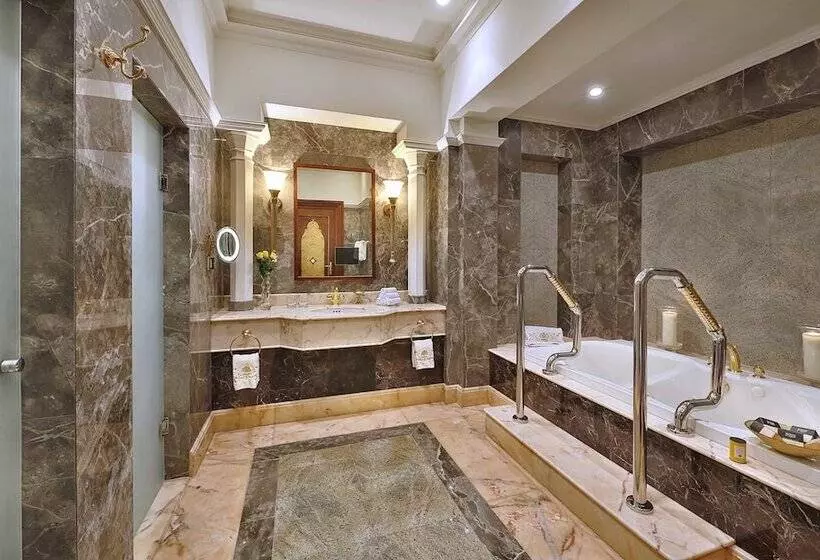سوئیت رویال, Waldorf Astoria Jeddah  Qasr Al Sharq