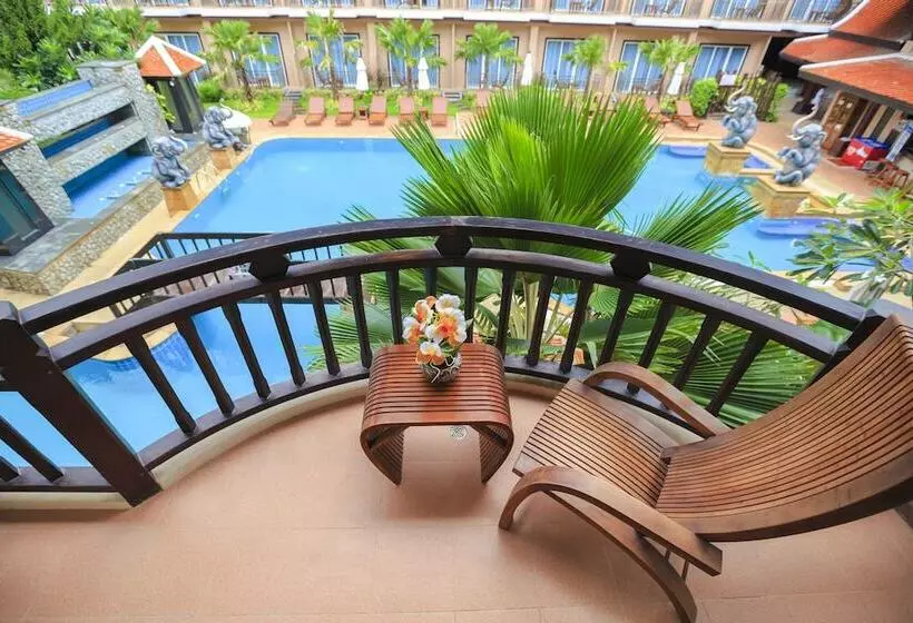 Deluxe Room Pool View