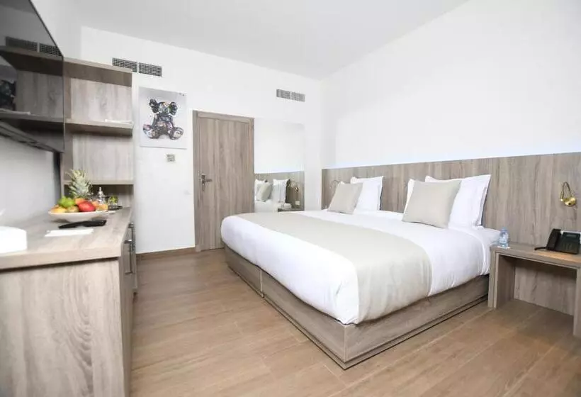 اتاق لوکس, 555 Hotel Clubbing Adults Only