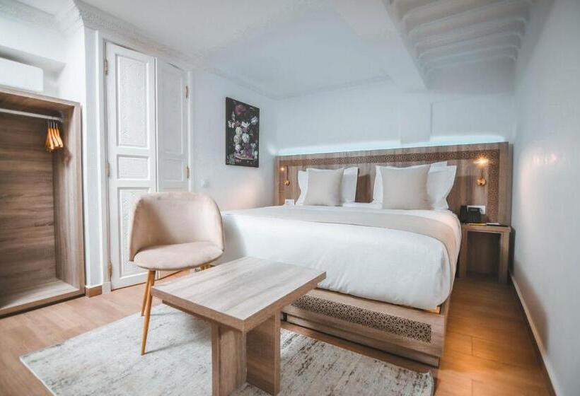 اتاق استاندارد, 555 Hotel Clubbing Adults Only