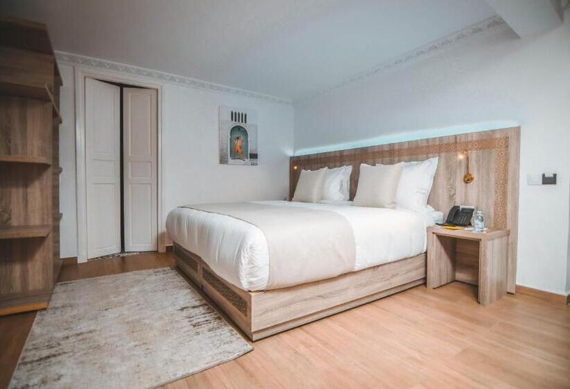 اتاق استاندارد, 555 Hotel Clubbing Adults Only